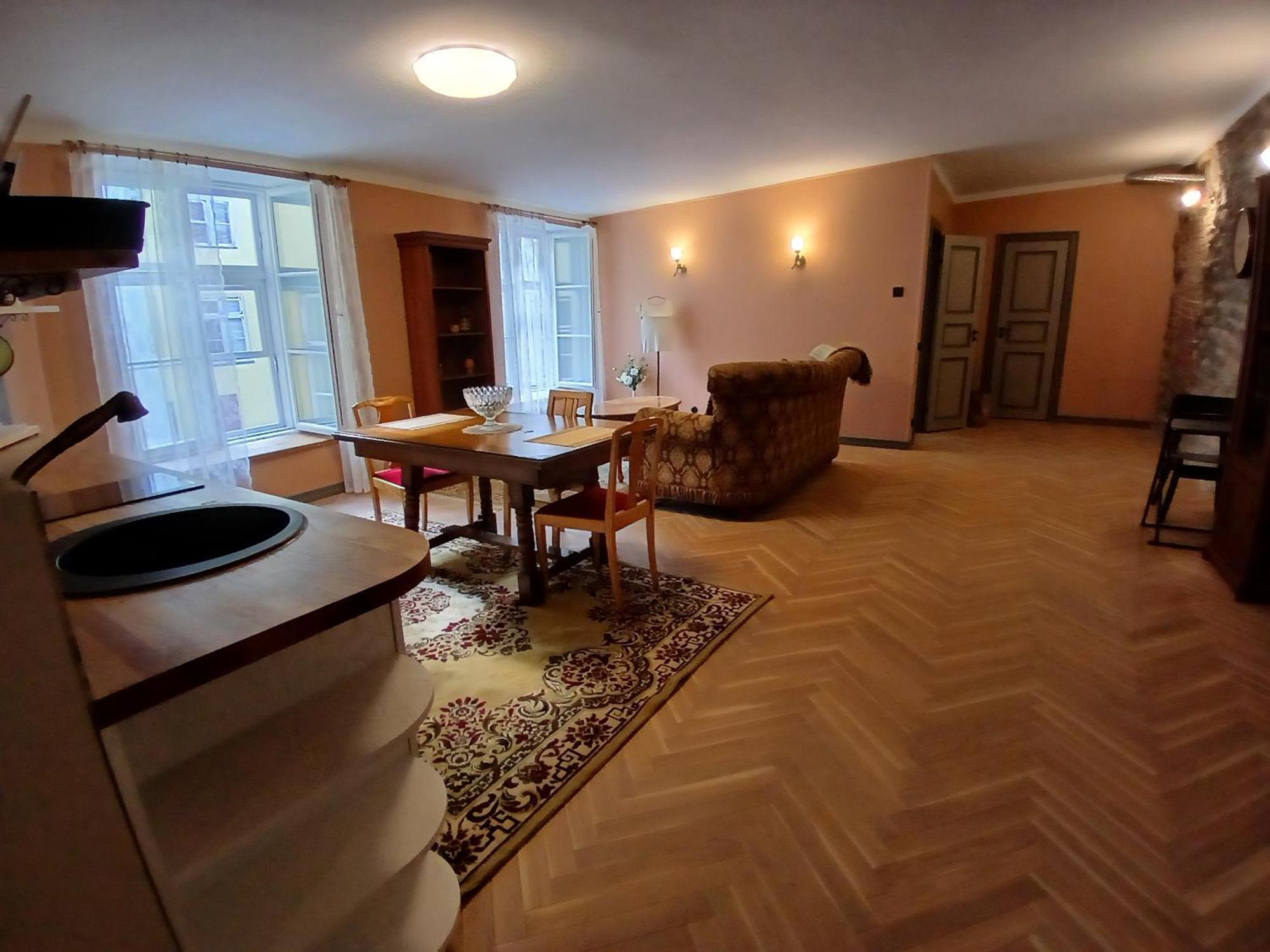 Saunaga Korter Sisehoovis Tallin Exterior foto
